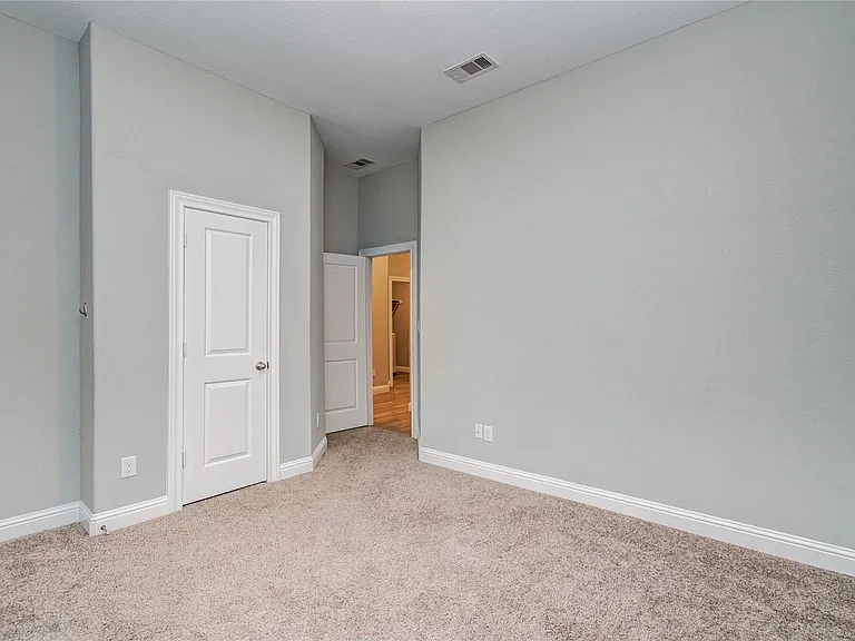 19029 Villa Ln — Photo 5