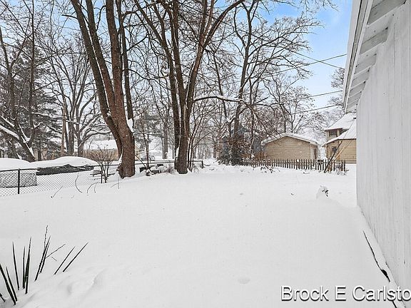 5th image of 2614 Riordan St