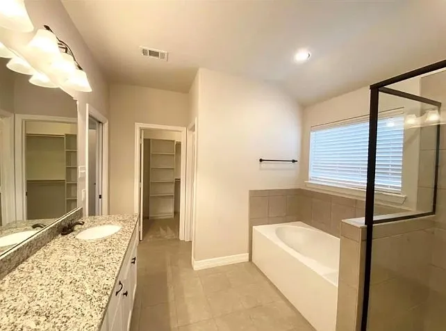 126 Frank St — Photo 13