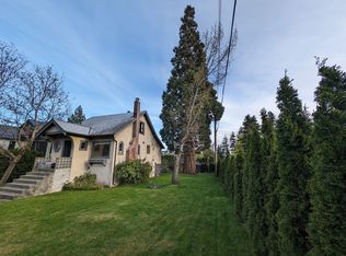 2396 Lawson Ave, West Vancouver, BC V7V 2E6