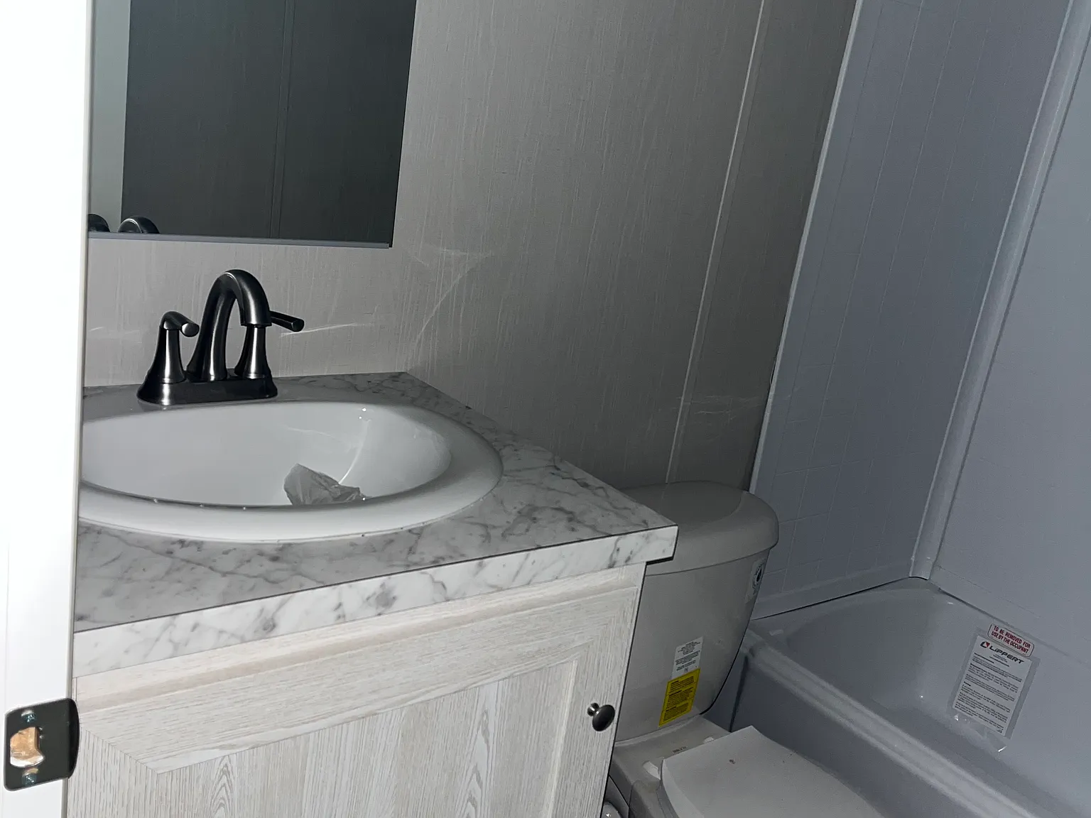 3 bed, 924 sqft, $1,200 — Photo 2