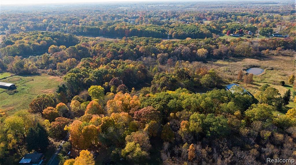 2416 Pingree Rd, Howell, MI 48843 MLS 20240041527 Zillow