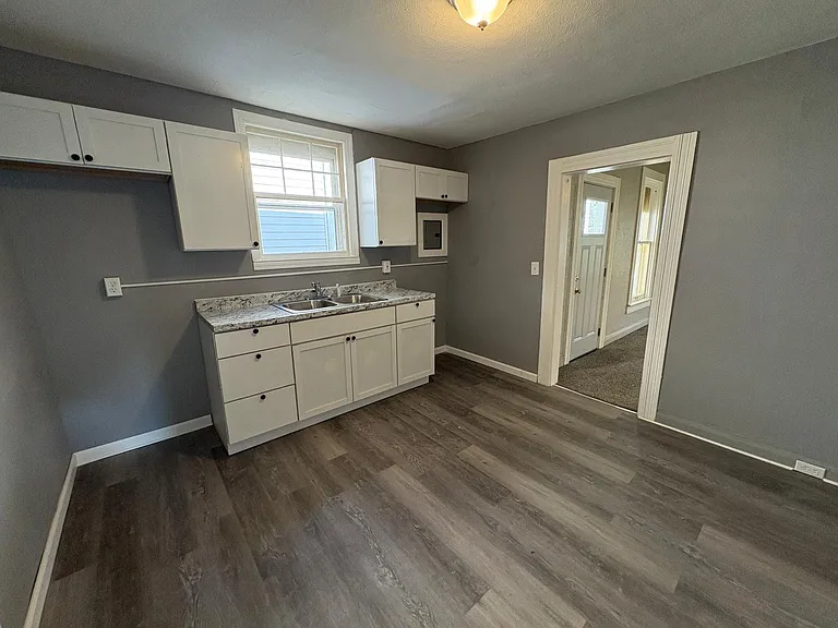 930 Colburn St — Photo 5