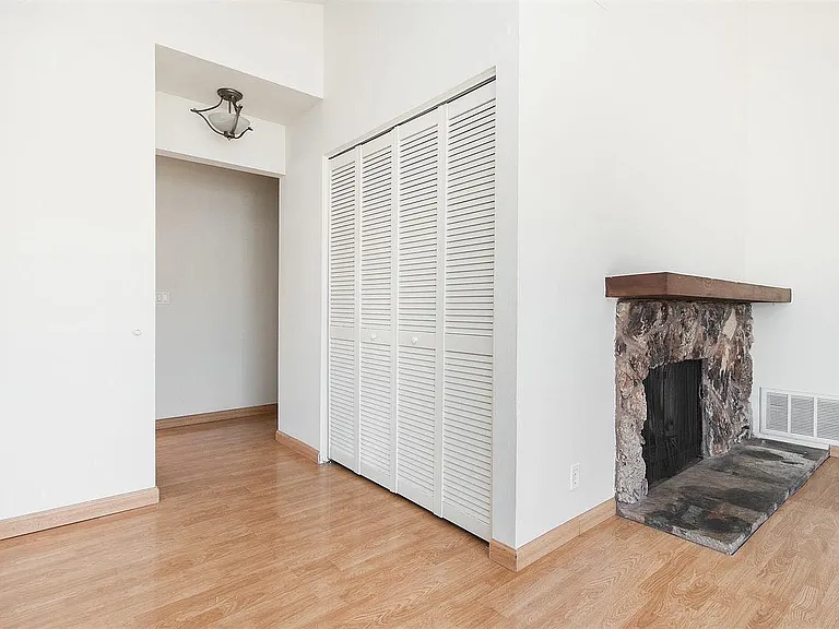 1208 Pheasant Dr — Photo 4