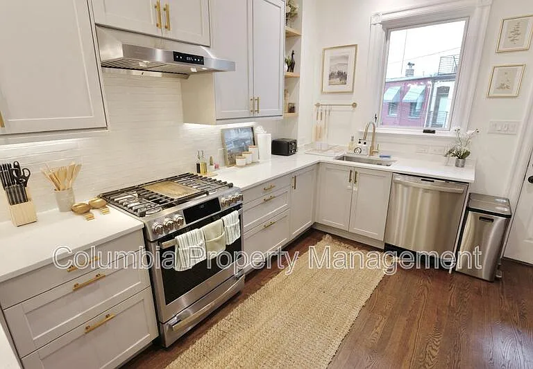 11 Q St NE — Photo 15