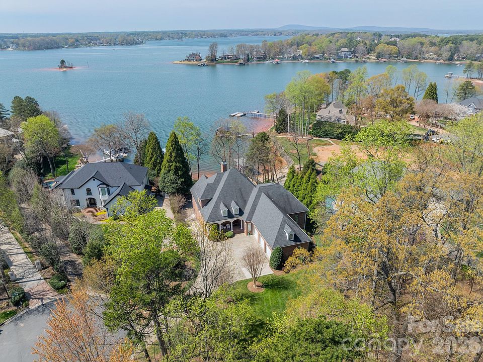 1st image of 118 Pointe Harbour Ln