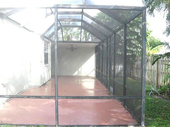 23204BentleyFinal 012