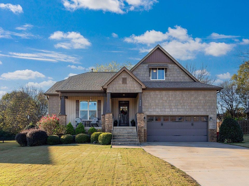 1st image of 220 Harvest Wood Ln