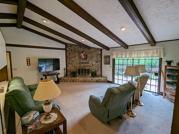 5th image of 364 Storey Creek Ln