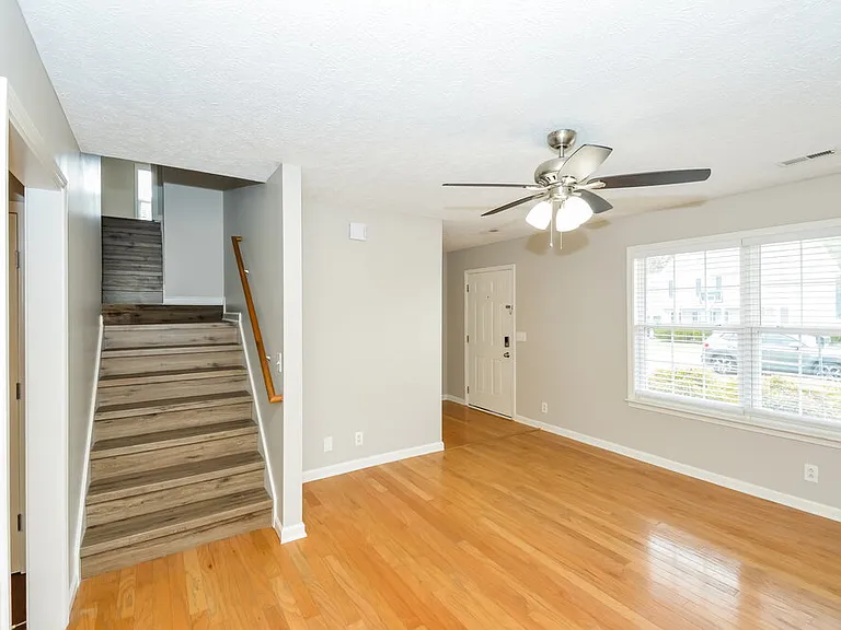 915 Buckhaven Dr — Photo 5