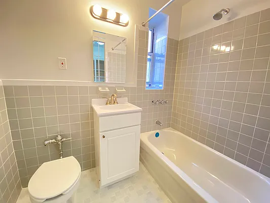 Rented by Contact Realty | media 15