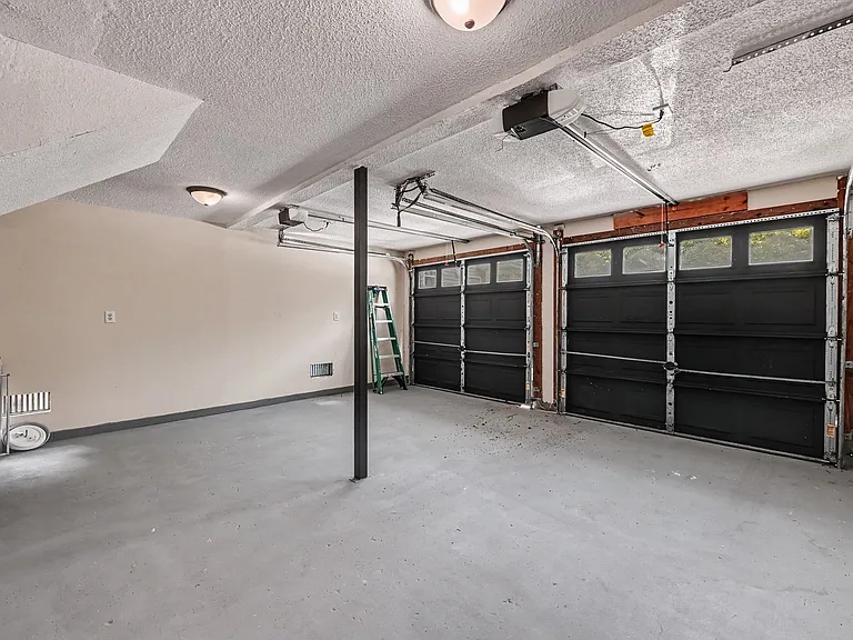 1854 Oleander Ct — Photo 28