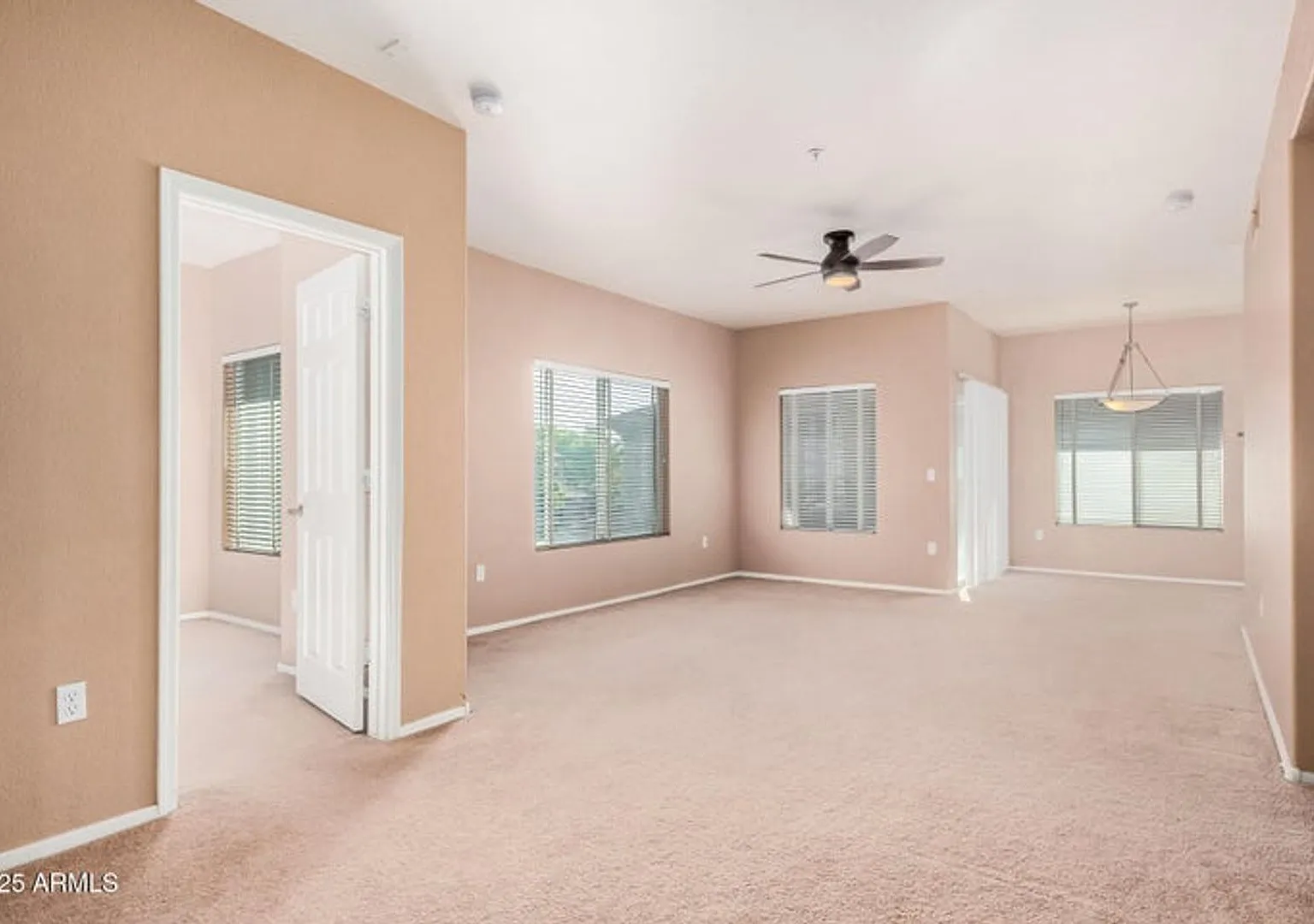 7401 W Arrowhead Clubhouse Dr #2062 - 2 Bed, 2 Bath, Gated Community — Photo 4
