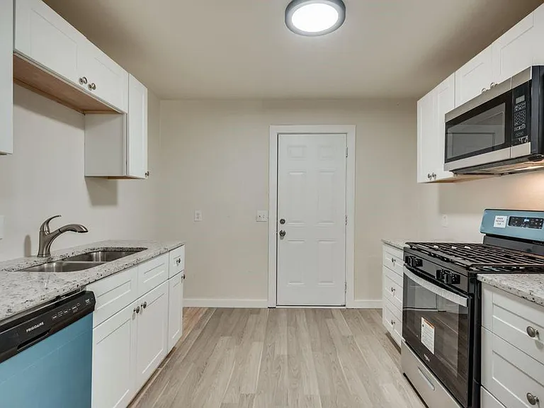 4626 Utah Ave — Photo 11