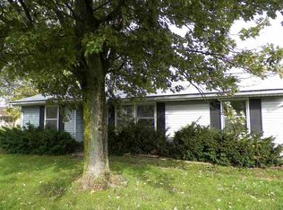 302 E Pursley St, Farmland, IN 47340