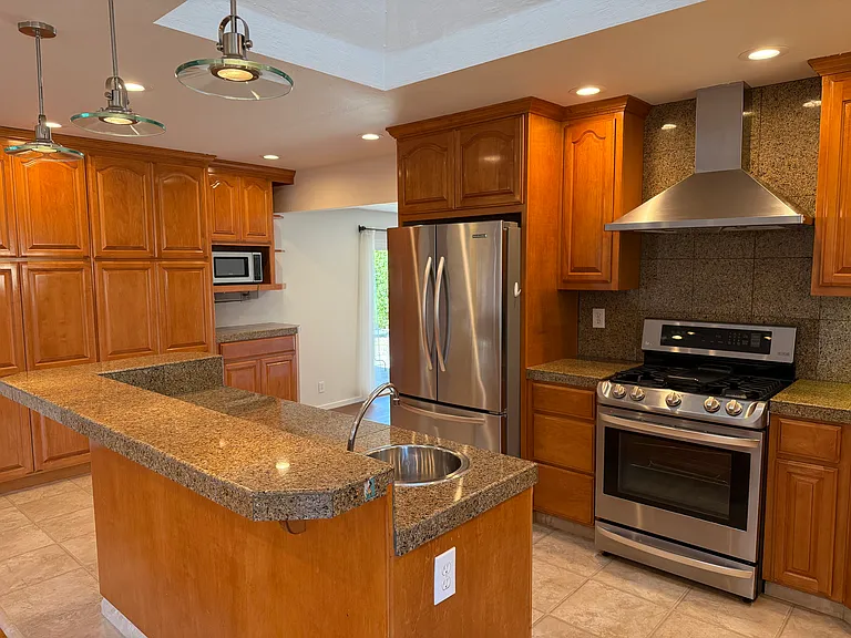 3378 Vanderbilt Way — Photo 9