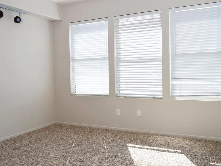2413 N Summit Circle Gln — Photo 14