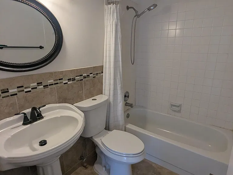 2191 White Pine Cir #D — Photo 25