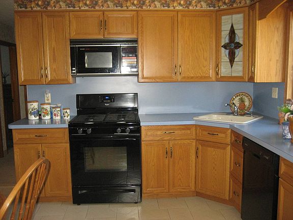 2nd image of 220 Collfield Ave