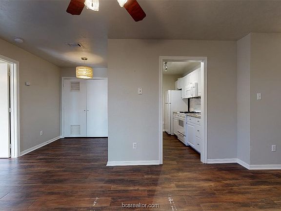 3rd image of 1137 Oney Hervey Dr