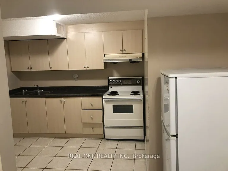 160 Elson St #1 — Photo 2