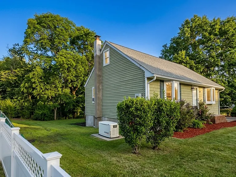 31 Dupont Ter — Photo 15