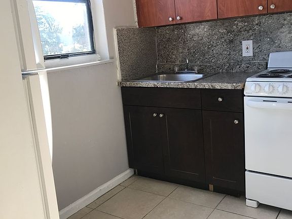 3rd image of 1210 NW 2nd Ave APT 6