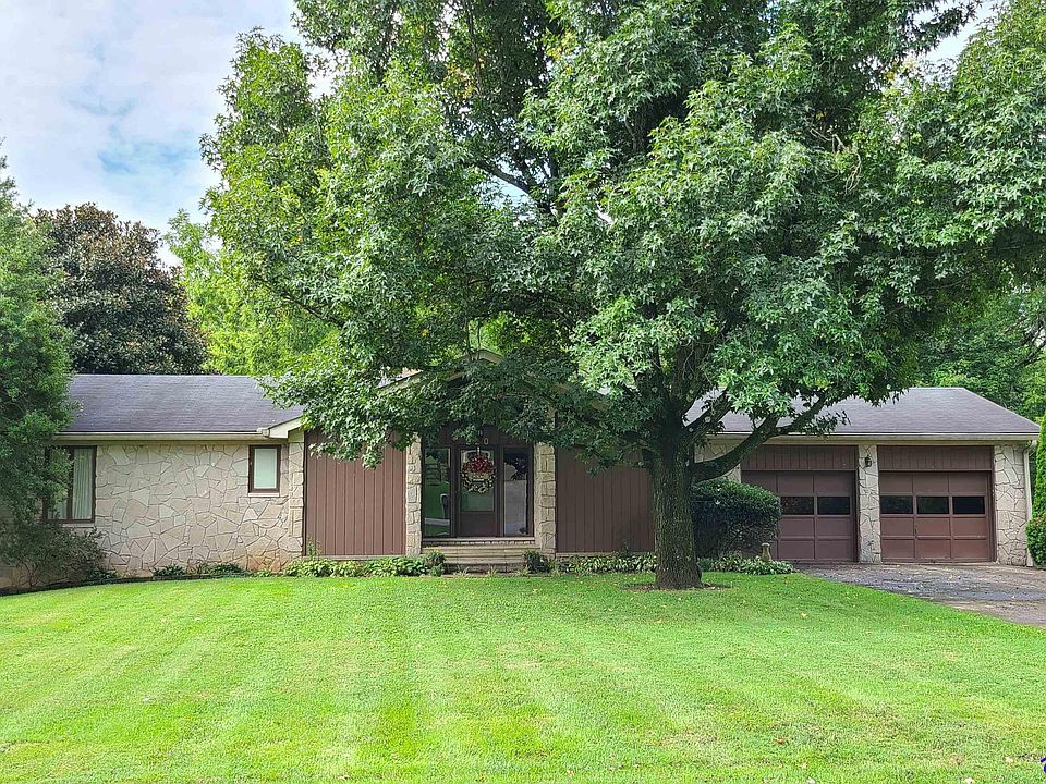 2nd image of 220 Carey Ln