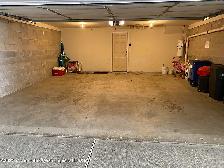 15 Sumner Ave #12 — Photo 24