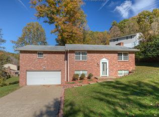 4902 Dempsey Dr, Cross Lanes, WV