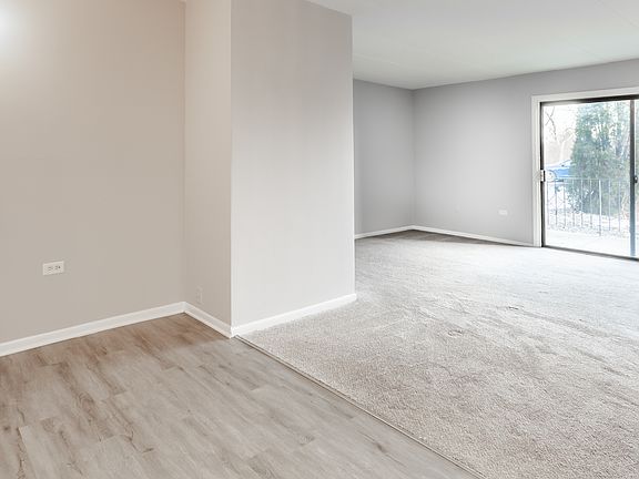 4th image of 9130 W 140th St #101