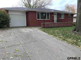 1340 Lancaster Ln, Lincoln, NE 68505