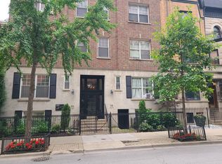39 E Division St #4B, Chicago, IL 60611