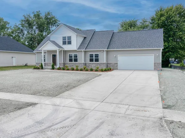 5158 June Dr, Almont, MI 48003