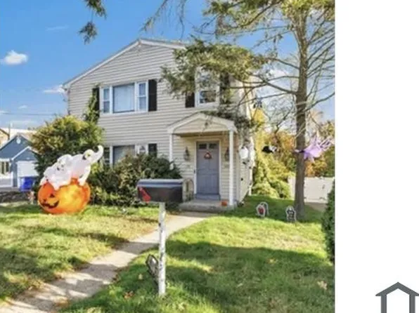 142 School St #142, Fairfield, CT 06824