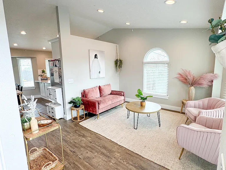 309 S 1800 W — Photo 2