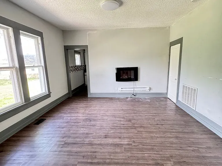 208 SW #B — Photo 6