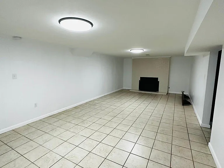 114 Logan Ave — Photo 16