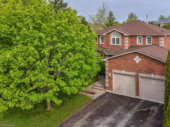 22 Farmstead Cres, Barrie, ON L4N 8S2