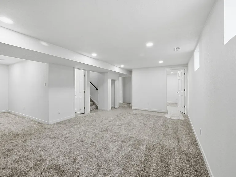 23 University Dr — Photo 25