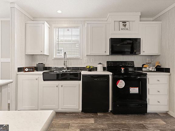 3rd image of 68 McLean Rd