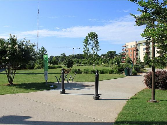 Steps from the Beltline!