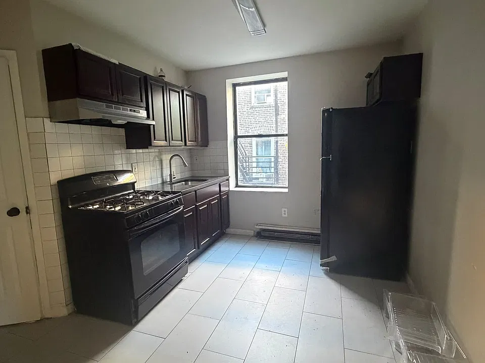 110 Warner Ave #4E
