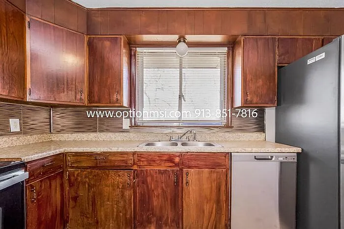 8006 E 118th Ter — Photo 9