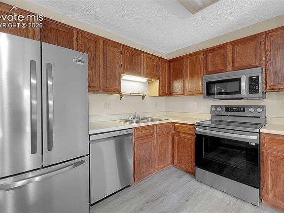 2nd image of 4371 Hunting Meadows Cir