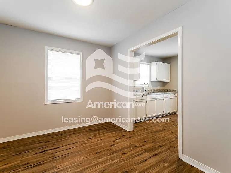 1339828_005_dining_room_5.jpg