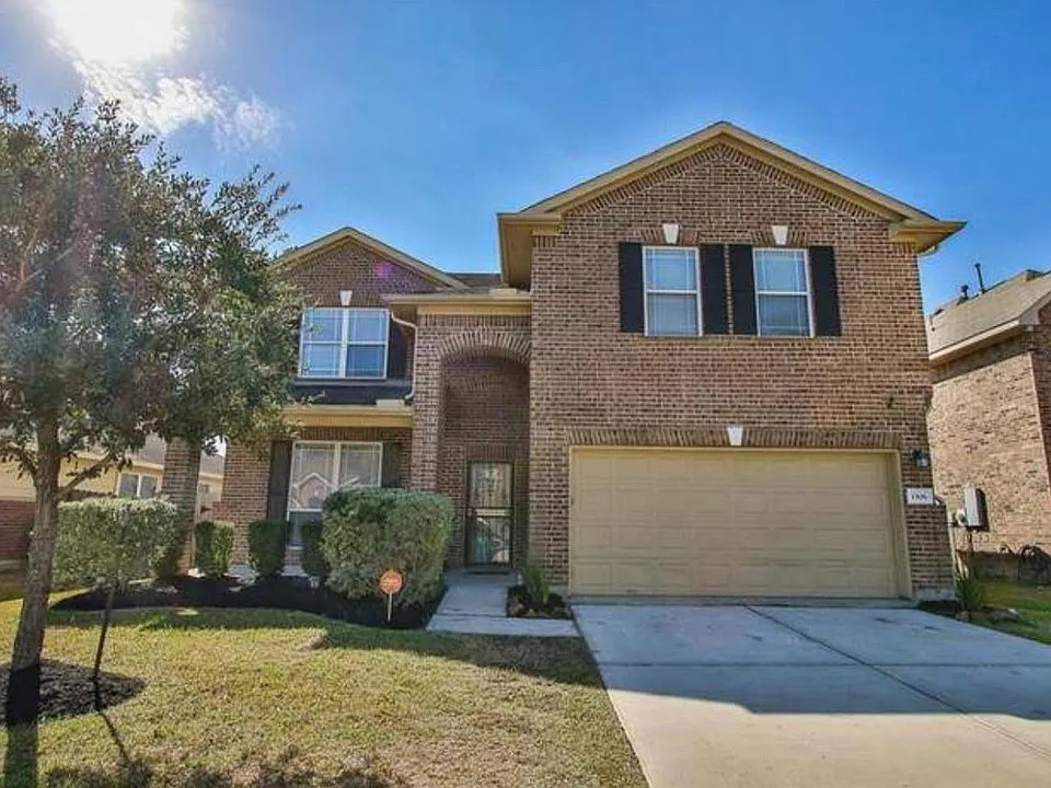 1506 Lochstone Dr
