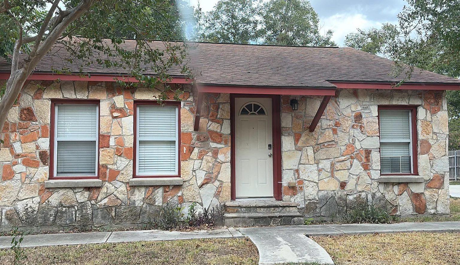 2 bed, 1200 sqft, $1,700 — Photo 1