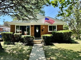 7472 Margaret St, Taylor, MI 48180