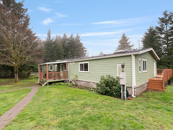 3rd image of 210 Webster Ln